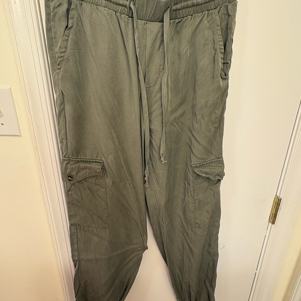 Francesca's Collections Olive Joggers